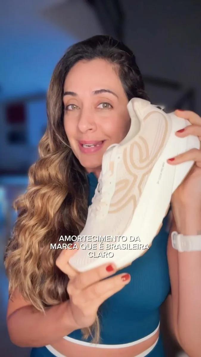 Mirelle em conteúdo sobre tênis de corrida